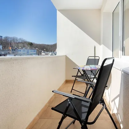 Family With Balcony Warszawska By Renters