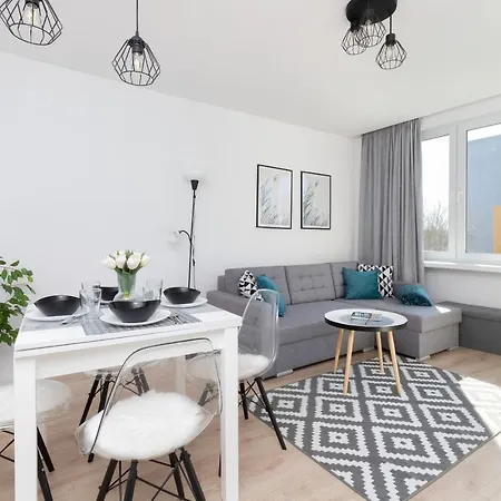 Family With Balcony Warszawska By Renters