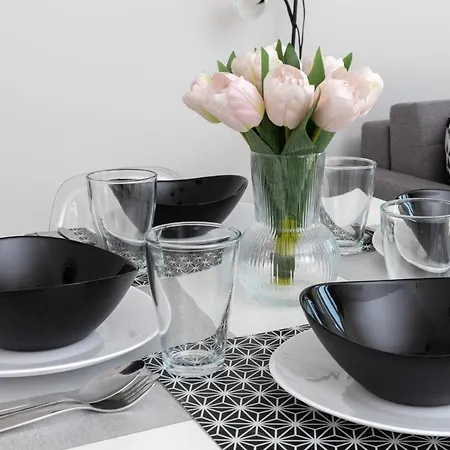 Family With Balcony Warszawska By Renters شقة غدينيا